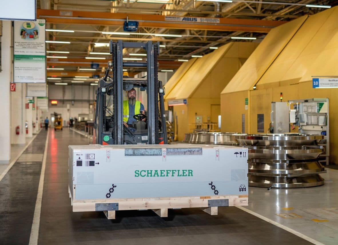 GPS-gestütztes Tracking in der Großlagerlogistik – Schaeffler erweitert Smart-Box-System